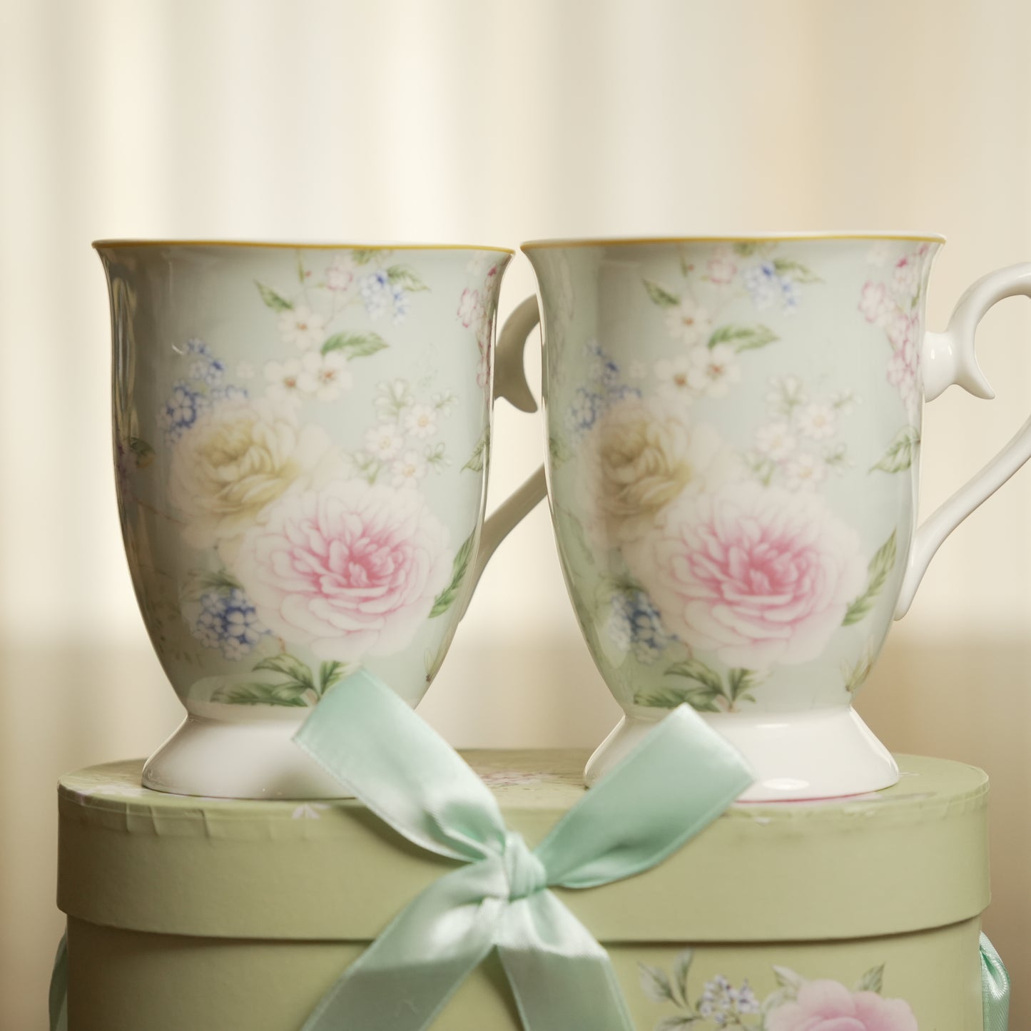 Blossom Elegance Ceramic Mug Set of 2 with Luxury Round Gift Box