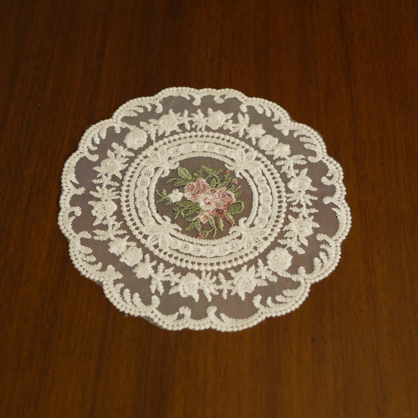 Premium Beige Floral Embroidered Lace Decorative Accent Mat (Set of 4)