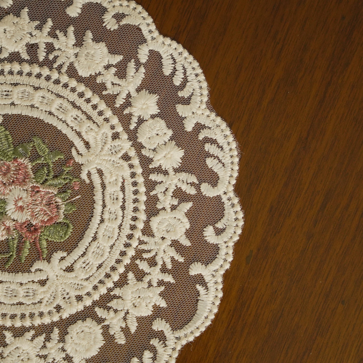 Premium Beige Floral Embroidered Lace Decorative Accent Mat (Set of 4)