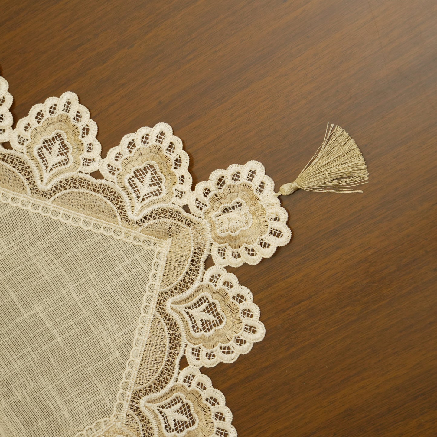 Elegant Lace Table Runner with Scalloped Border & Tassels