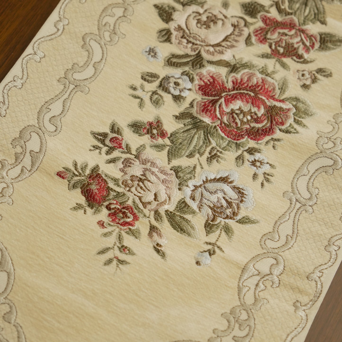 Vintage Floral Jacquard Long Table Runner with Tassels