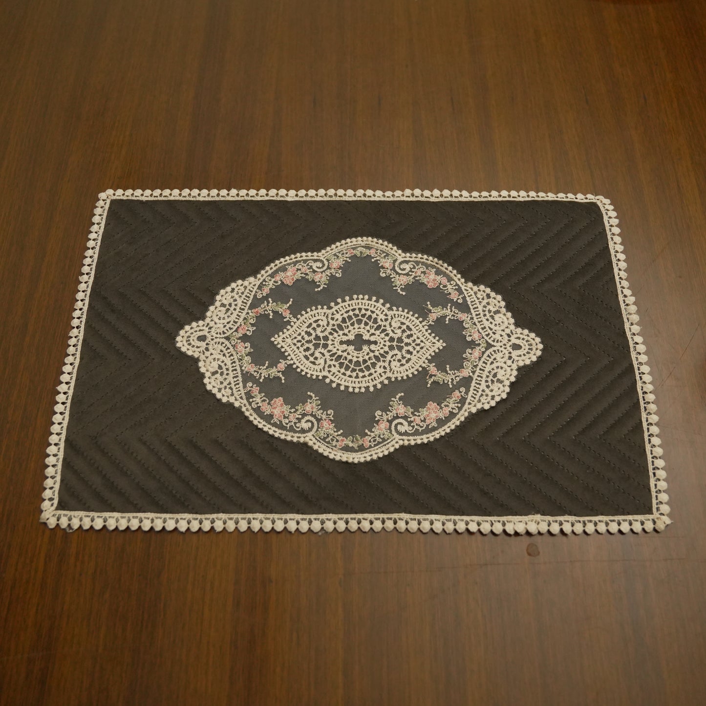 Luxury Quilted Lace Table Mat (Set of 2)