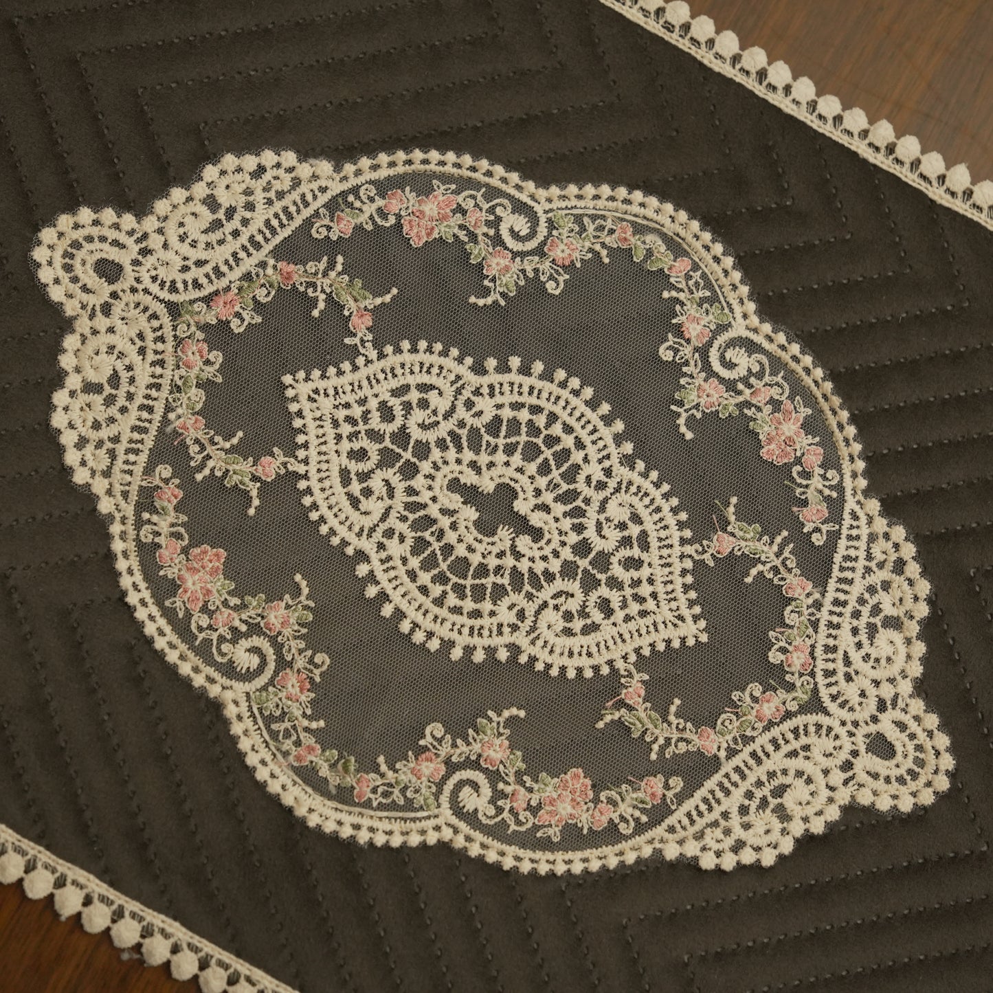 Luxury Quilted Lace Table Mat (Set of 2)