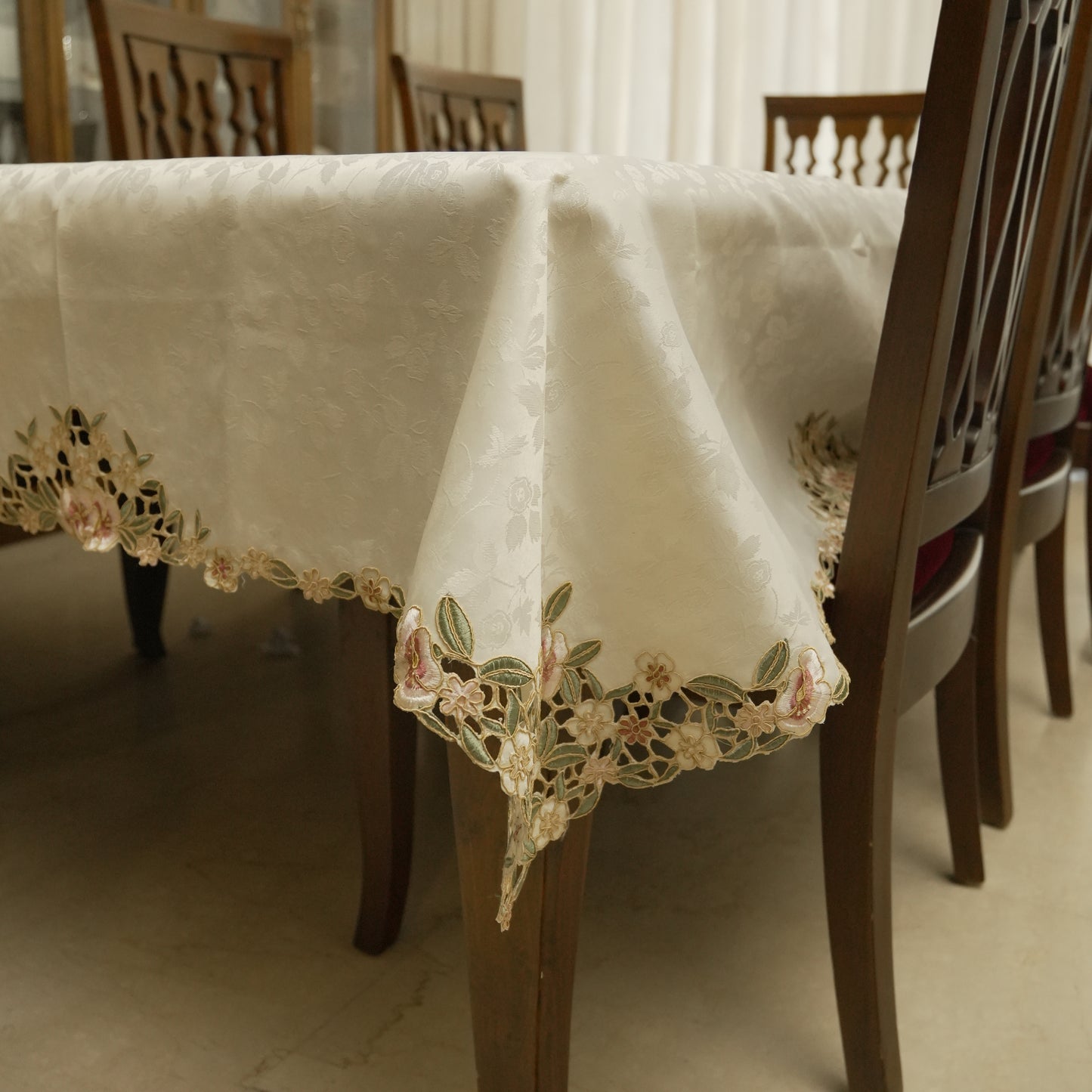 Premium Ivory Dining Tablecloth (8 Seater)