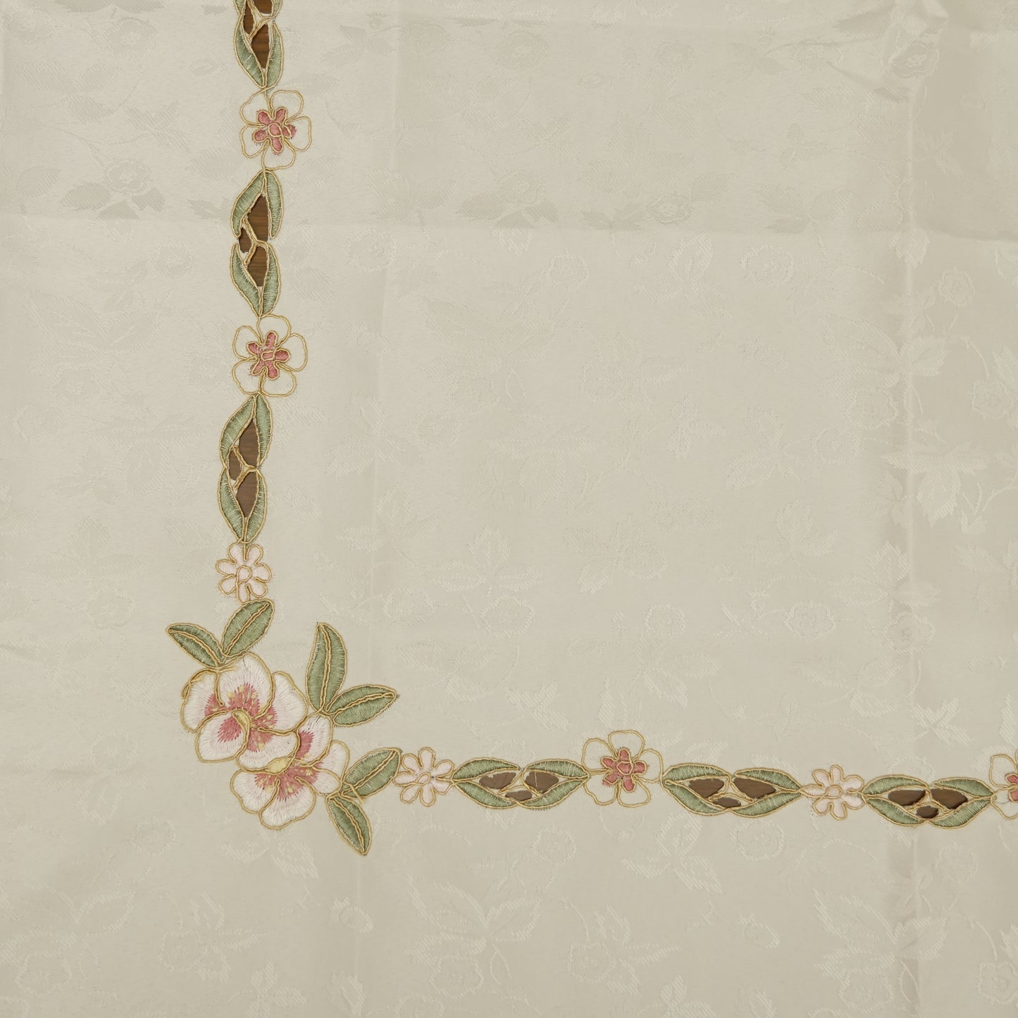 Premium Ivory Dining Tablecloth (8 Seater)