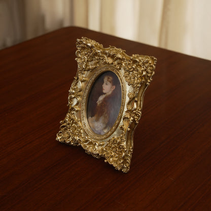 Luxury Vintage Gold Frame with Intricate Floral Carving