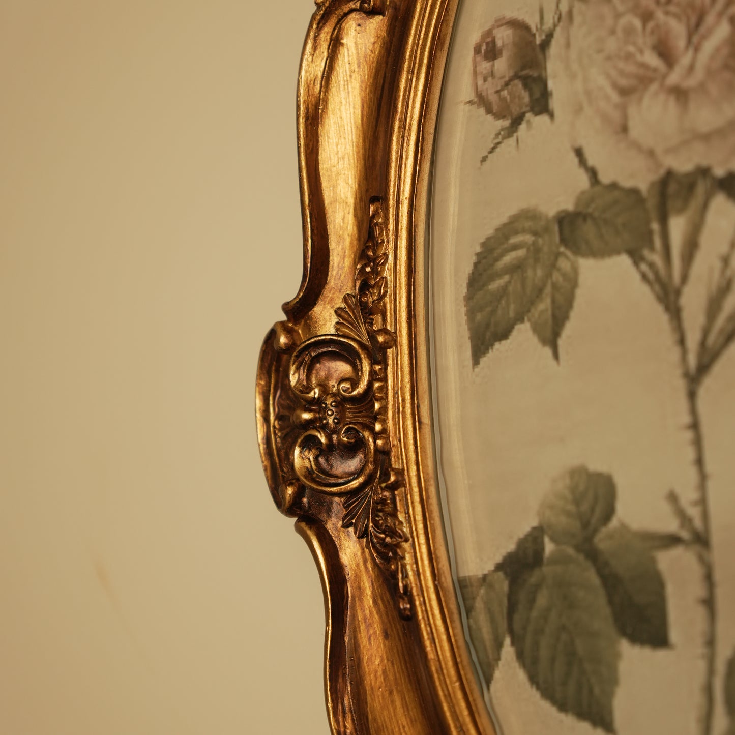 Luxury Baroque Style Gold Wall Frame with Floral Design