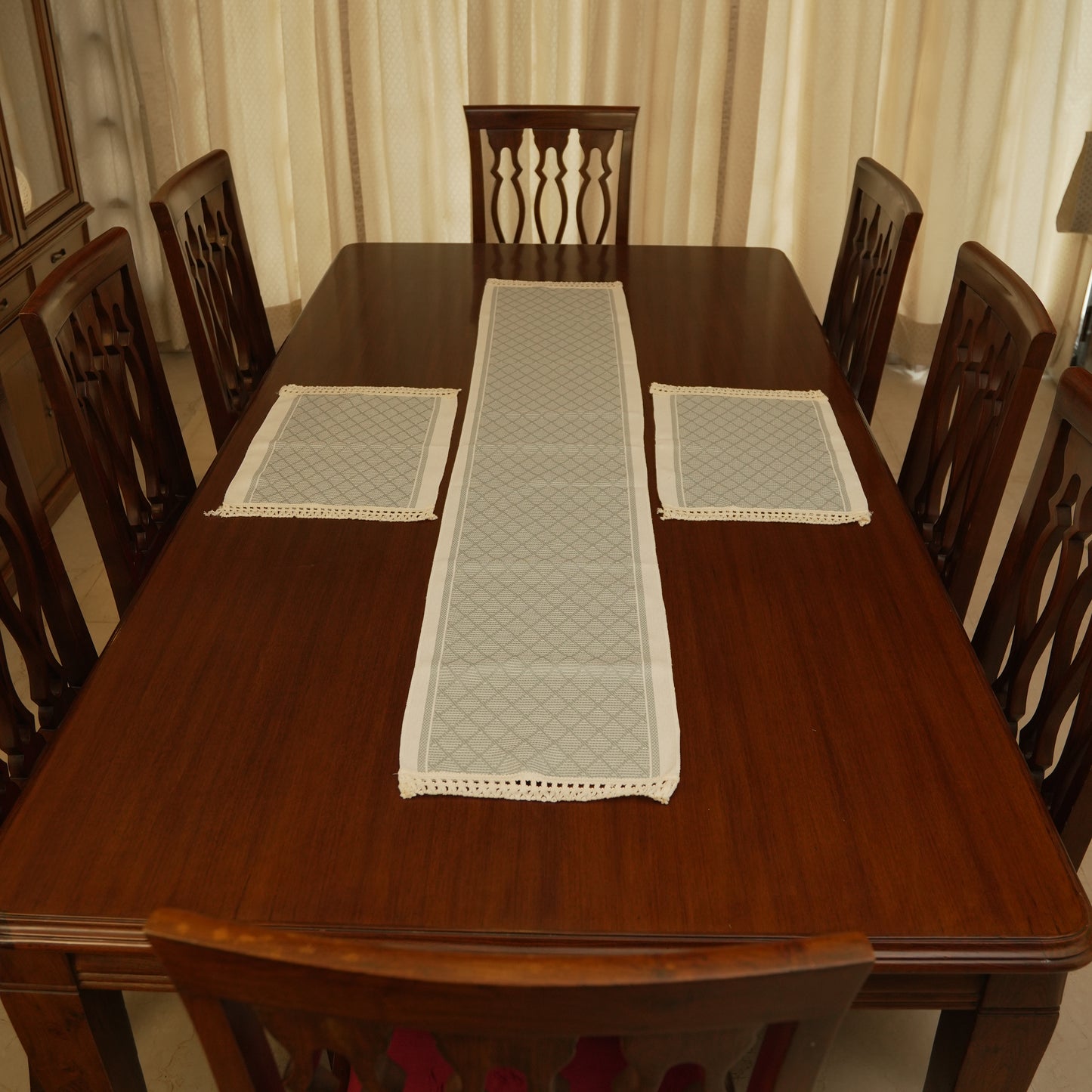 Minimalist Jacquard Dining Table Runner with Decorative Tassels (Long)