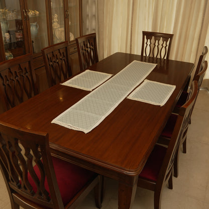 Minimalist Jacquard Dining Table Runner with Decorative Tassels (Long)