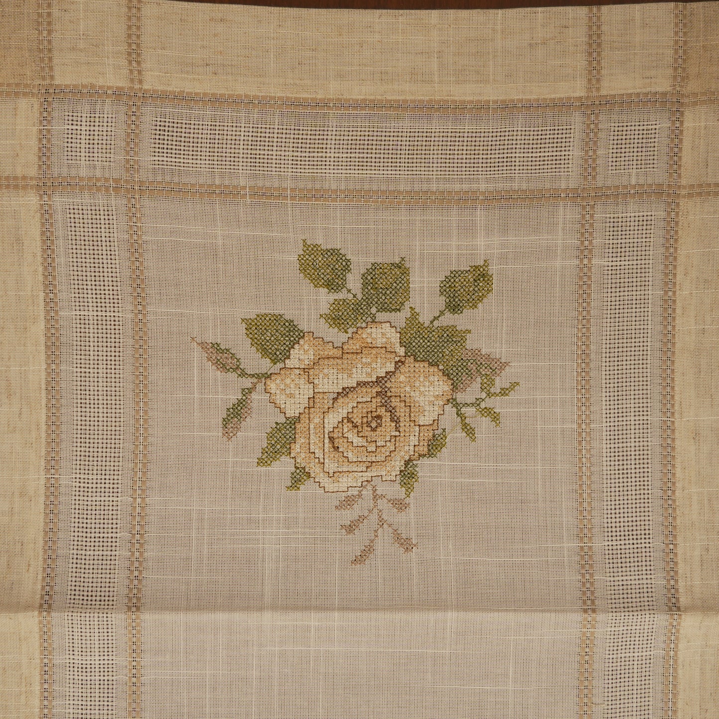 Vintage Style Floral Table Runner (Short)