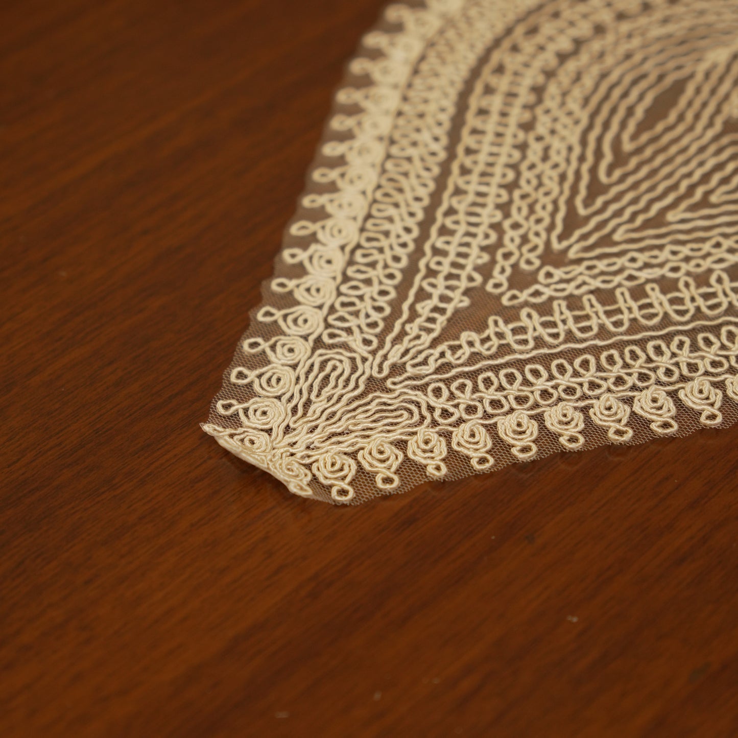 Royal Medallion Lace Table Runner (Small)