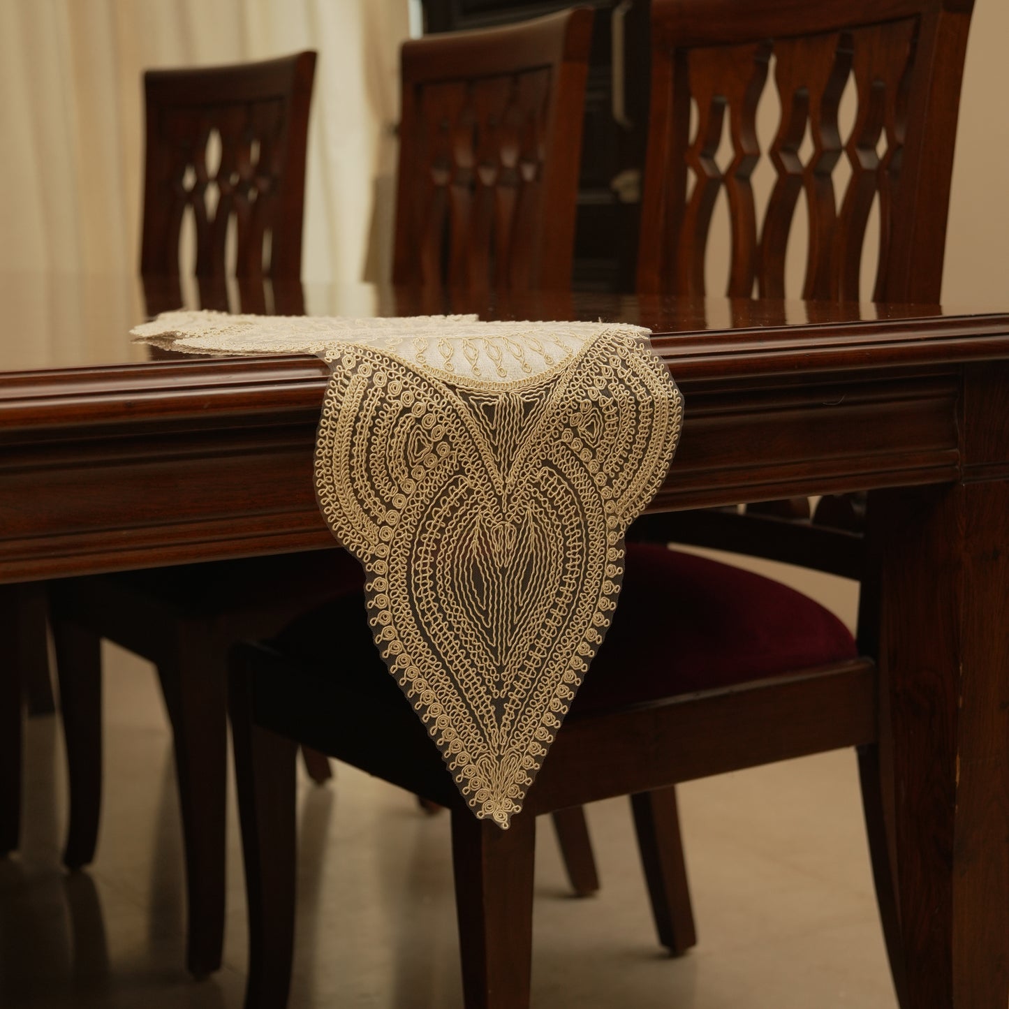 Royal Medallion Lace Table Runner (Small)