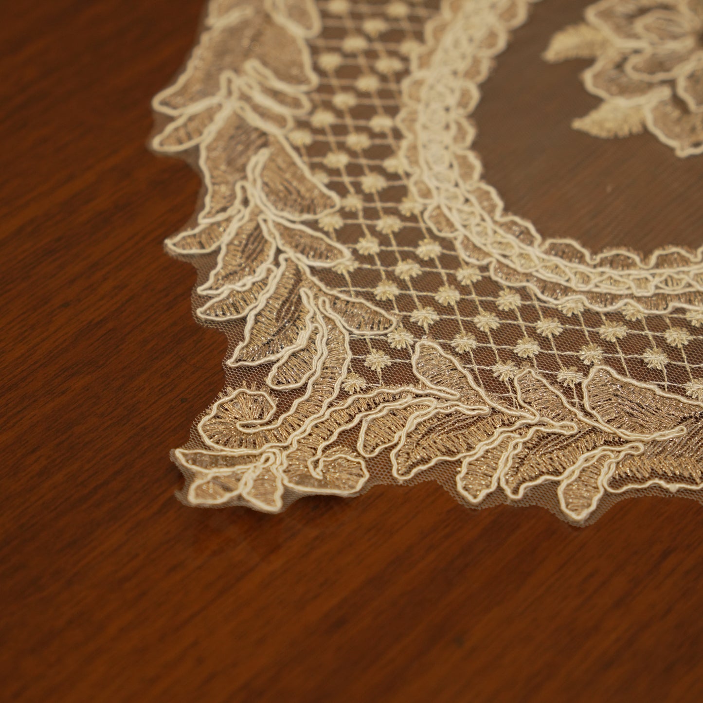 Elegant Sheer Lace Table Runner (Small)