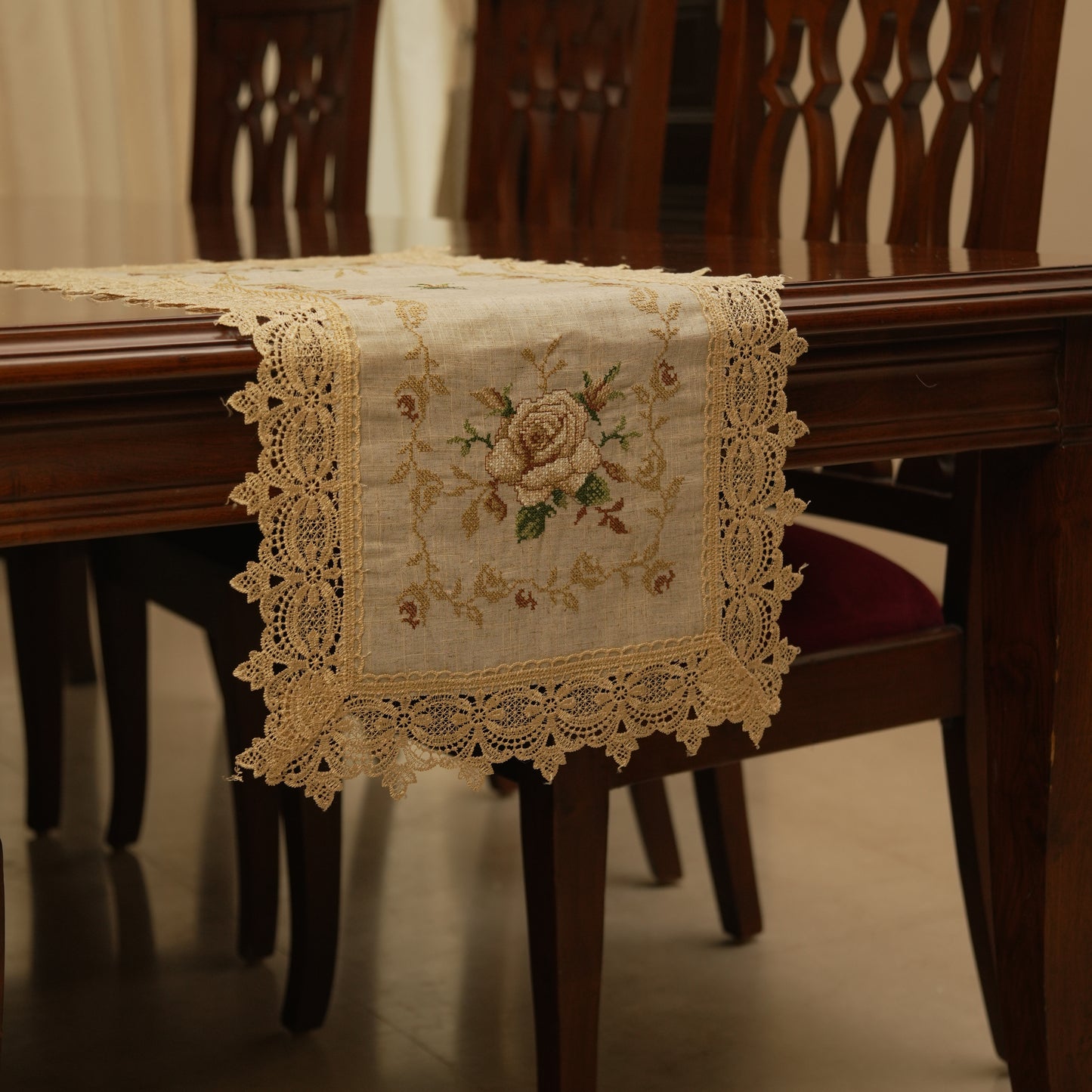 Classic Ivory Lace Table Runner (Small)