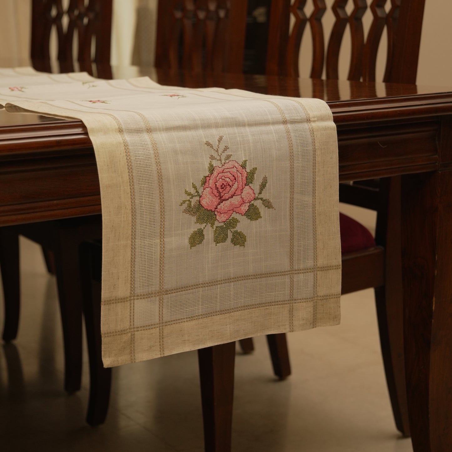 Minimal Rose Embroidered Table Runner (Long)