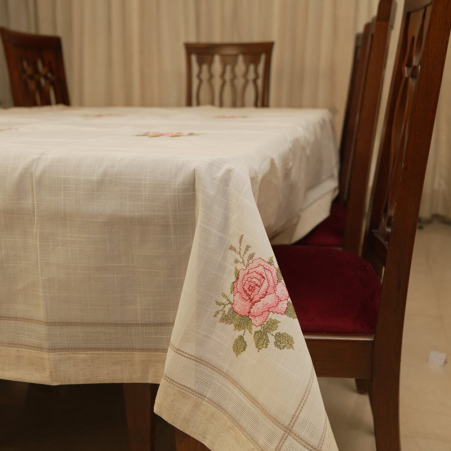 Premium Floral Embroidered Table Cloth – Elegant Ivory Rose Dining Linen
